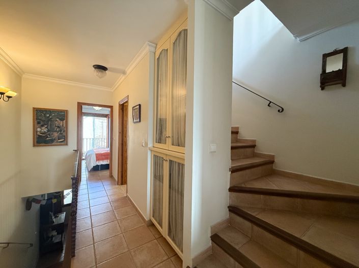 Image No.20-2 Bed Townhouse for sale