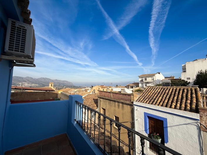 Image No.23-2 Bed Townhouse for sale