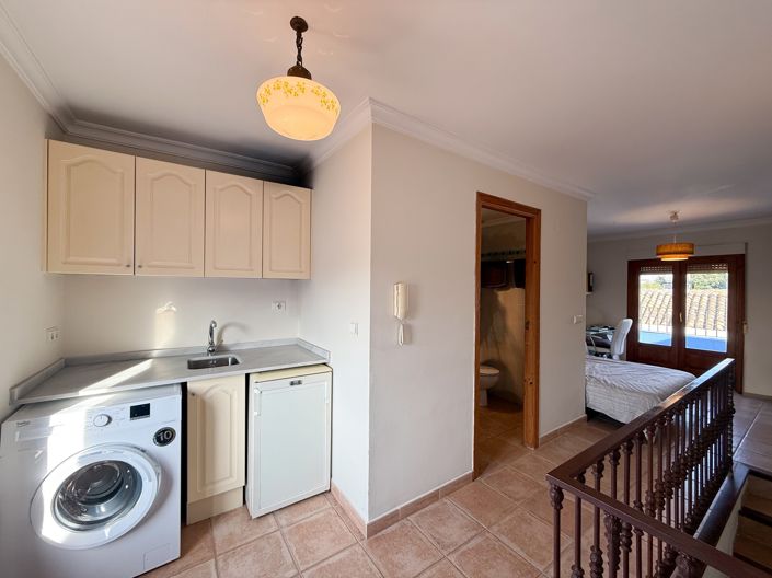 Image No.24-2 Bed Townhouse for sale