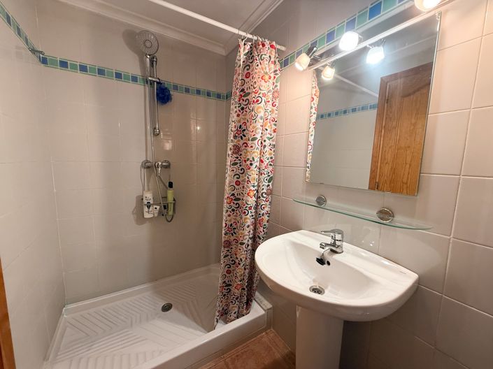 Image No.25-2 Bed Townhouse for sale