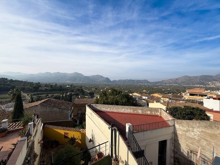 Image No.28-2 Bed Townhouse for sale