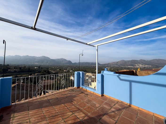 Image No.29-2 Bed Townhouse for sale