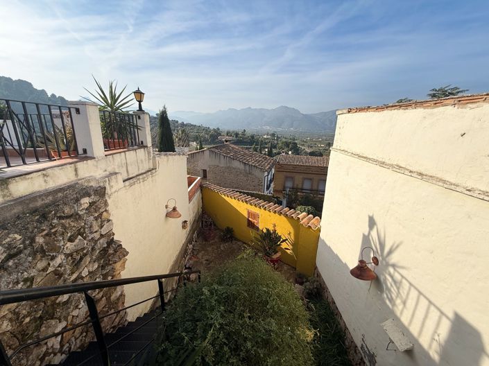 Image No.32-2 Bed Townhouse for sale