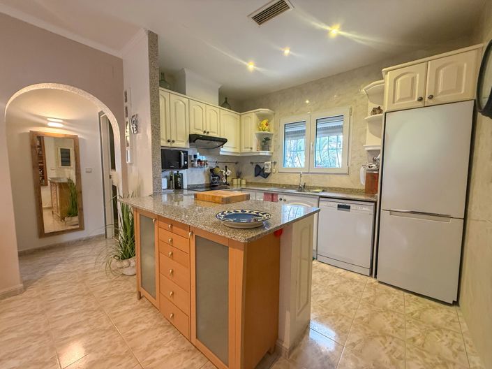 Image No.17-3 Bed Villa for sale