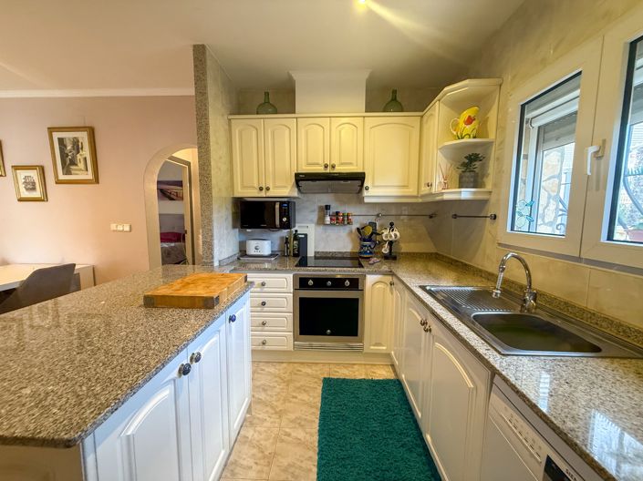 Image No.18-3 Bed Villa for sale