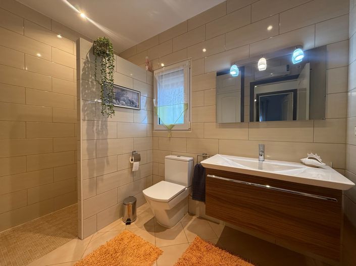 Image No.21-3 Bed Villa for sale