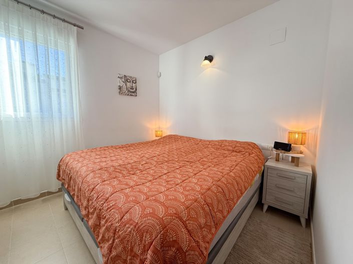 Image No.15-2 Bed Property for sale