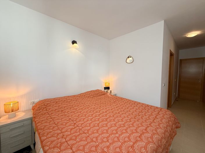 Image No.16-2 Bed Property for sale