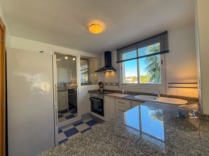 Image No.7-2 Bed Property for sale