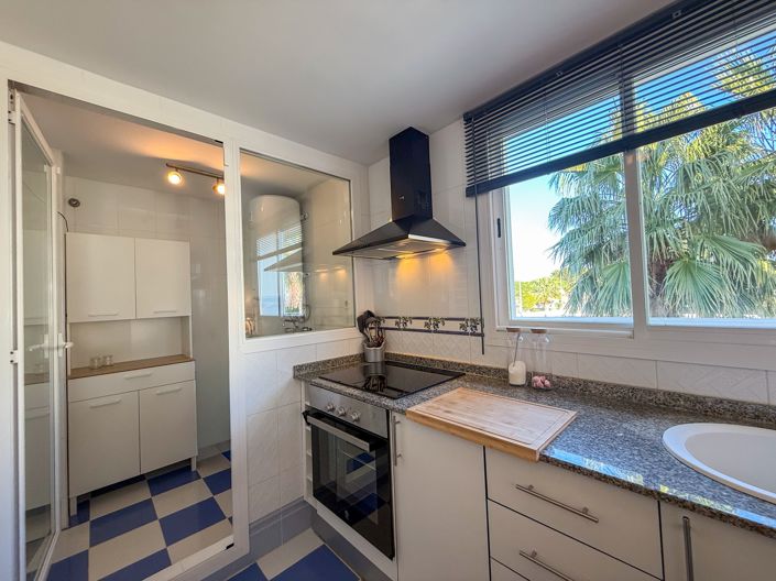 Image No.8-2 Bed Property for sale