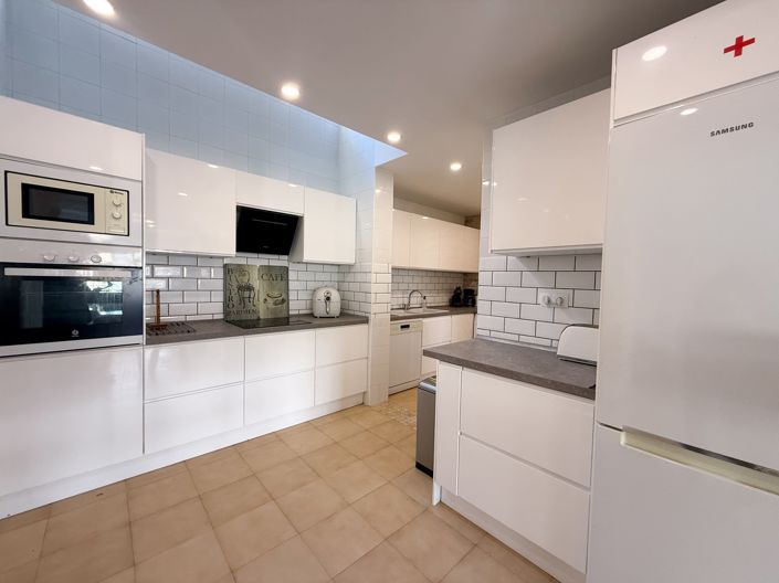 Image No.10-3 Bed Townhouse for sale