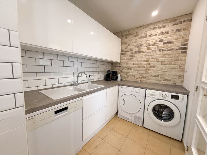 Image No.12-3 Bed Townhouse for sale