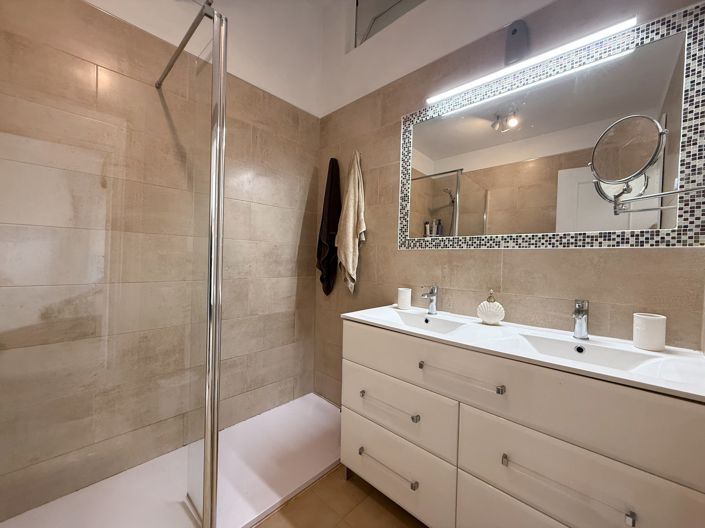 Image No.16-3 Bed Townhouse for sale