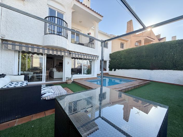 Image No.2-3 Bed Townhouse for sale