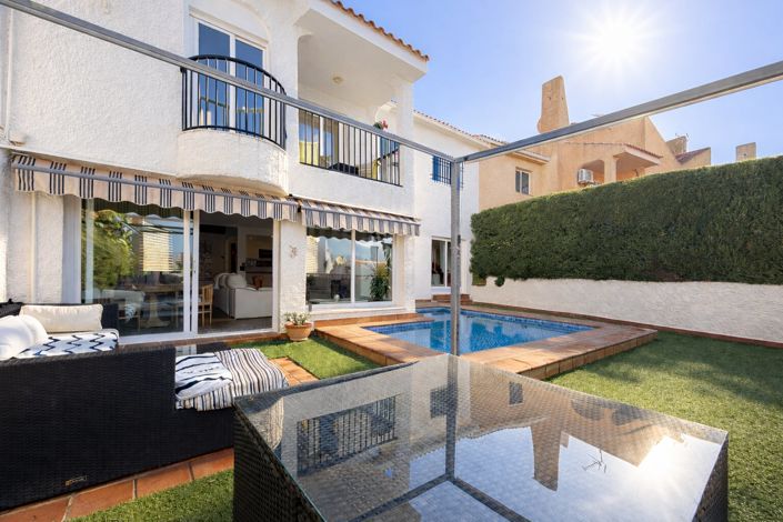 Image No.2-3 Bed Townhouse for sale