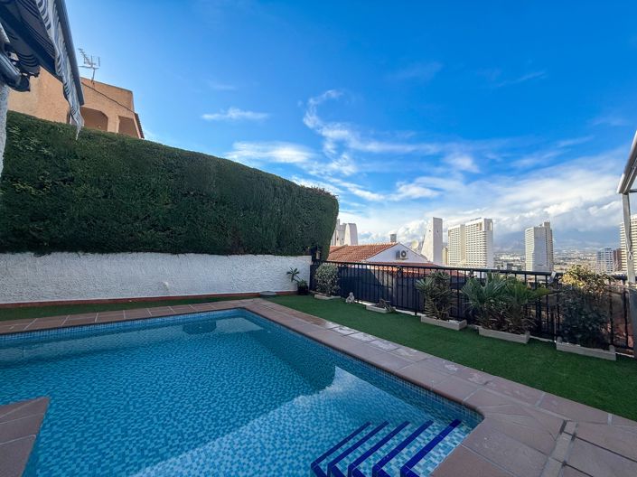 Image No.27-3 Bed Townhouse for sale