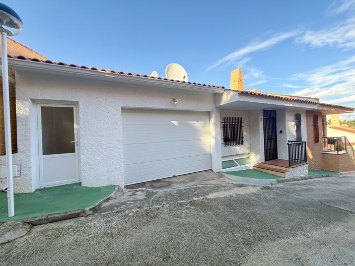 Image No.28-3 Bed Townhouse for sale