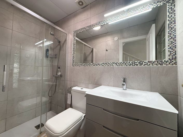 Image No.8-3 Bed Townhouse for sale