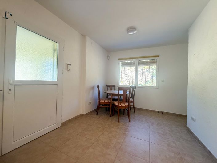 Image No.10-2 Bed Villa for sale