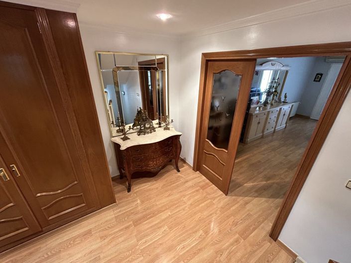 Image No.15-6 Bed Townhouse for sale