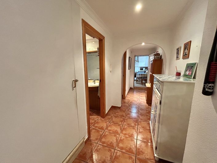 Image No.17-6 Bed Townhouse for sale