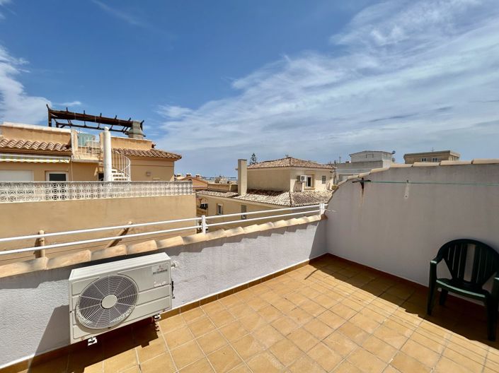 Image No.27-6 Bed Townhouse for sale