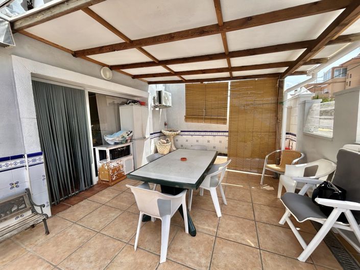 Image No.32-6 Bed Townhouse for sale