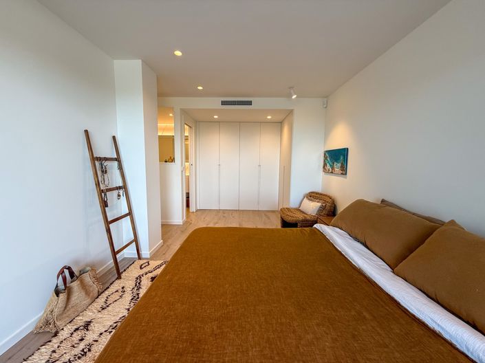 Image No.10-3 Bed Apartment for sale