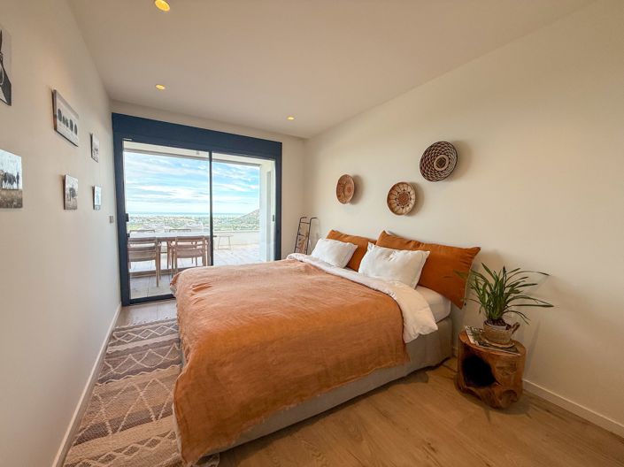 Image No.18-3 Bed Apartment for sale