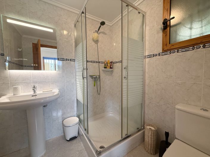 Image No.26-3 Bed Villa for sale