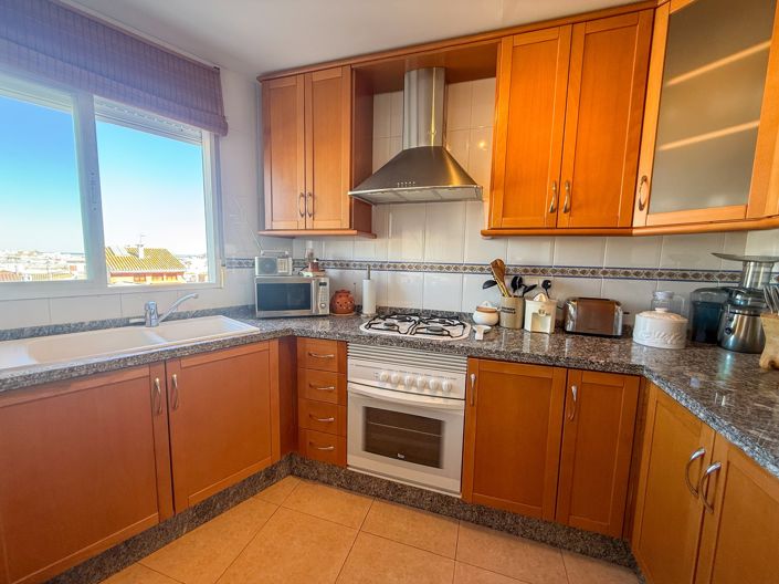 Image No.10-2 Bed Apartment for sale