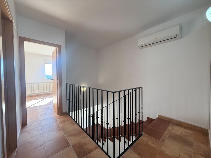 Image No.11-3 Bed Townhouse for sale