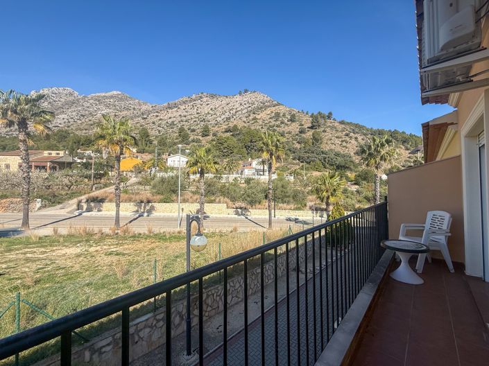 Image No.18-3 Bed Townhouse for sale