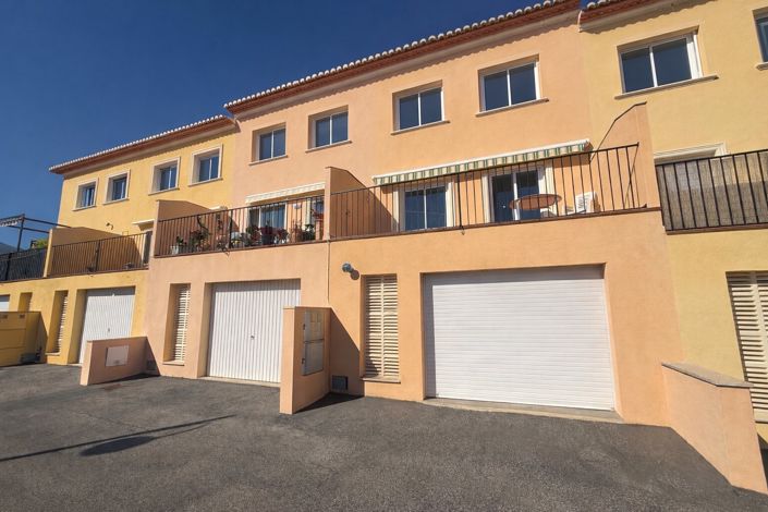 Image No.2-3 Bed Townhouse for sale