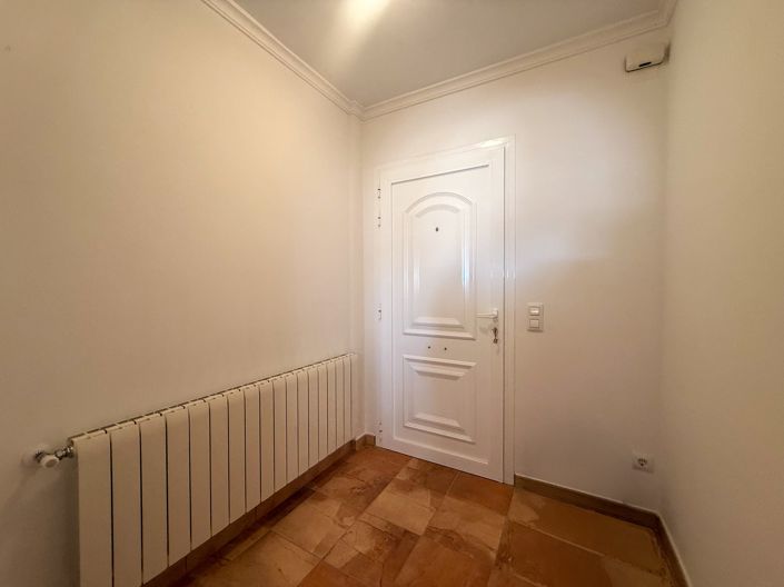 Image No.21-3 Bed Townhouse for sale