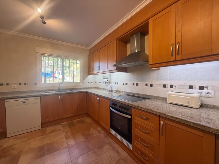 Image No.9-3 Bed Townhouse for sale