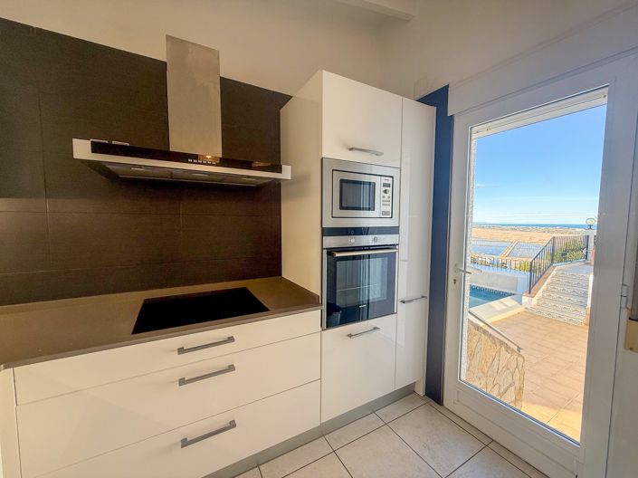 Image No.7-4 Bed Villa for sale