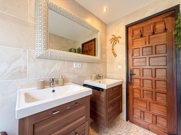 Image No.19-3 Bed Villa for sale