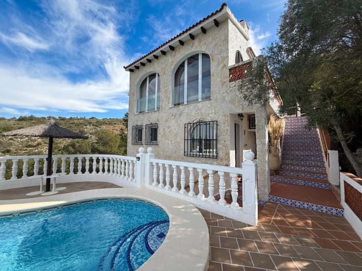 Image No.2-3 Bed Villa for sale