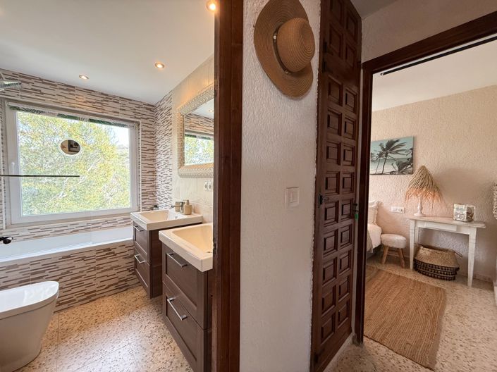 Image No.20-3 Bed Villa for sale