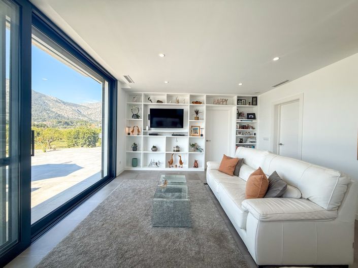 Image No.12-3 Bed Villa for sale