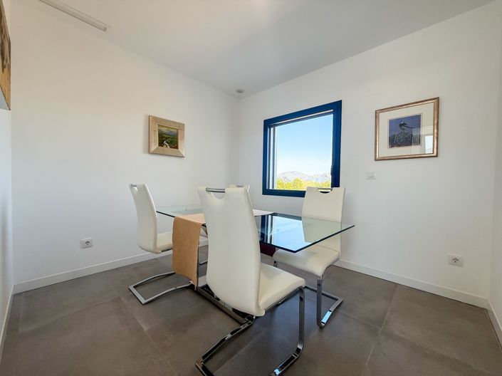 Image No.24-3 Bed Villa for sale