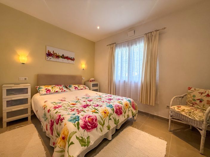 Image No.12-3 Bed Villa for sale