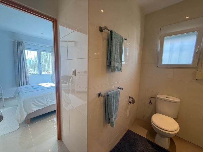 Image No.9-3 Bed Villa for sale