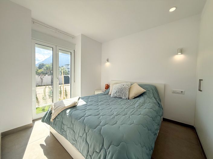 Image No.11-2 Bed Property for sale