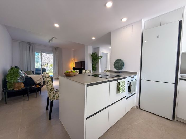 Image No.3-2 Bed Property for sale