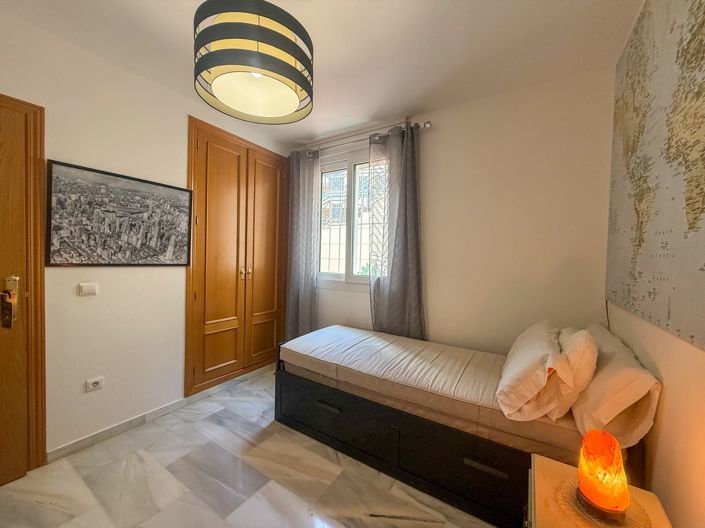 Image No.11-2 Bed Property for sale