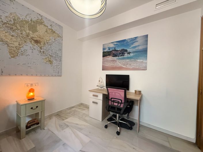 Image No.12-2 Bed Property for sale