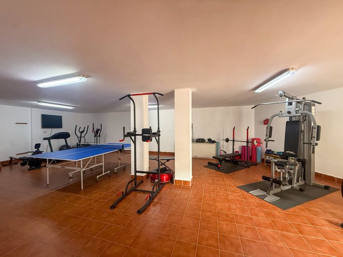 Image No.18-2 Bed Property for sale