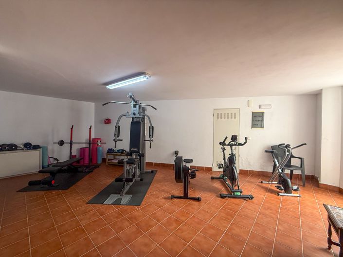 Image No.19-2 Bed Property for sale